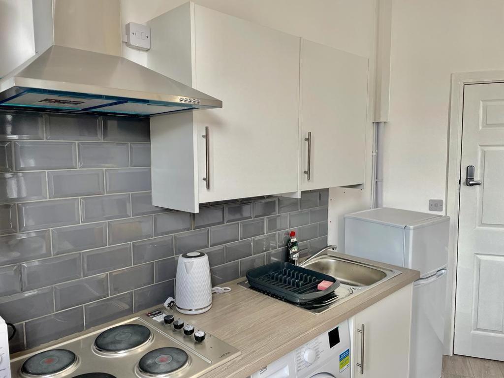 Cheerful 1 Bed Apartment Cardiff City Centre - Penarth Rd Eksteriør billede
