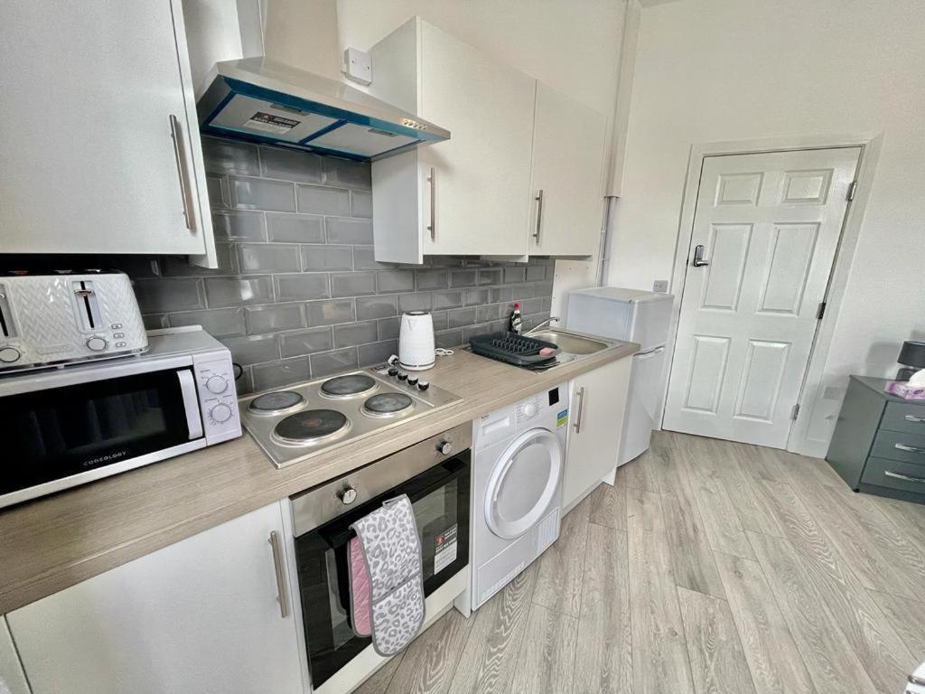 Cheerful 1 Bed Apartment Cardiff City Centre - Penarth Rd Eksteriør billede